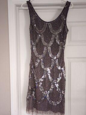Sequin Scoop Neck Cocktail Dress in Silver-Taupe